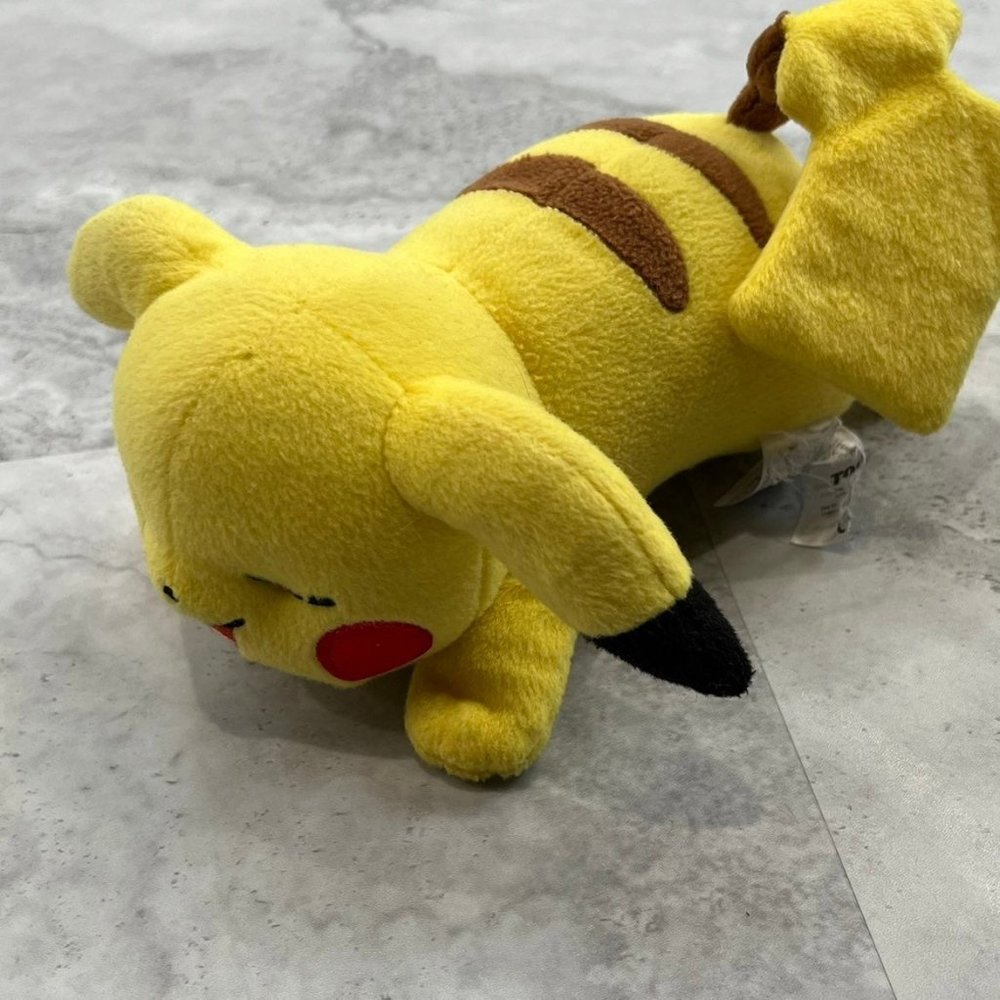Pokemon Pikachu Sleeping Laying Plush Toy Stuffed Animal Tomy C‎